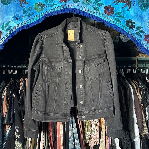 L GAP Black Puff Sleeve Classic Jean Jacket. 6 pockets total. Adjustable waist - Picture 5 of 16